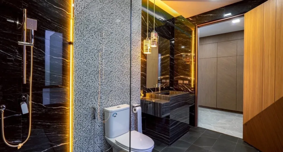 À vendre 6 chambres villa à East Pattaya, Pattaya