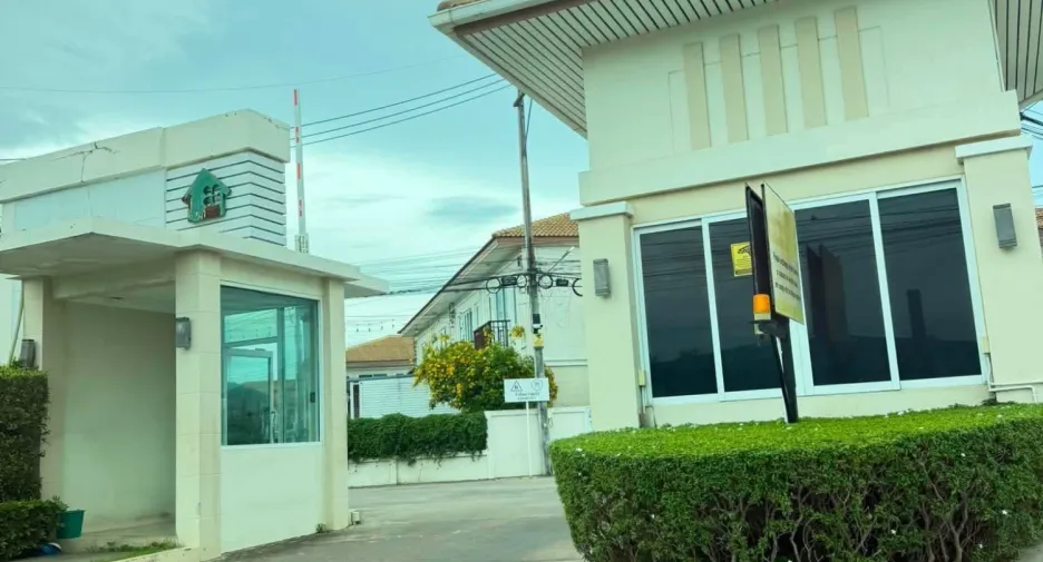 For sale 4 bedrooms house in East Pattaya, Pattaya