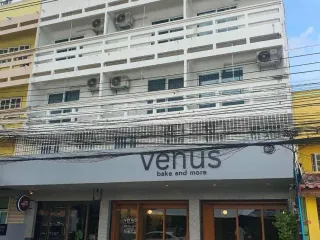 Hotel zum Kauf mit 15 Zimmer in Mueang Rayong, Rayong