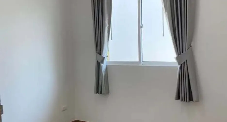 Casa adosada en venta de 3 habitaciones en Khlong Luang, Pathum Thani