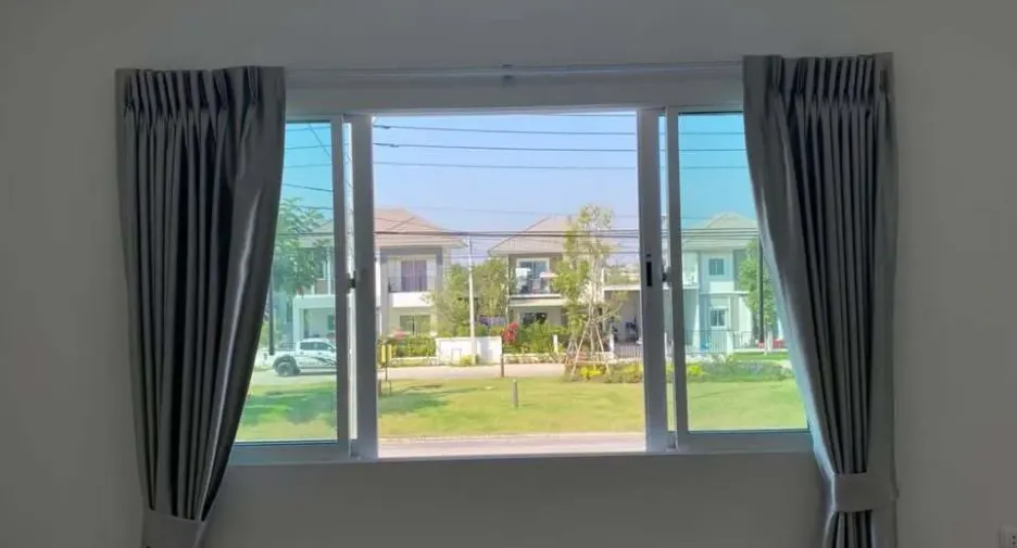 Casa adosada en venta de 3 habitaciones en Khlong Luang, Pathum Thani