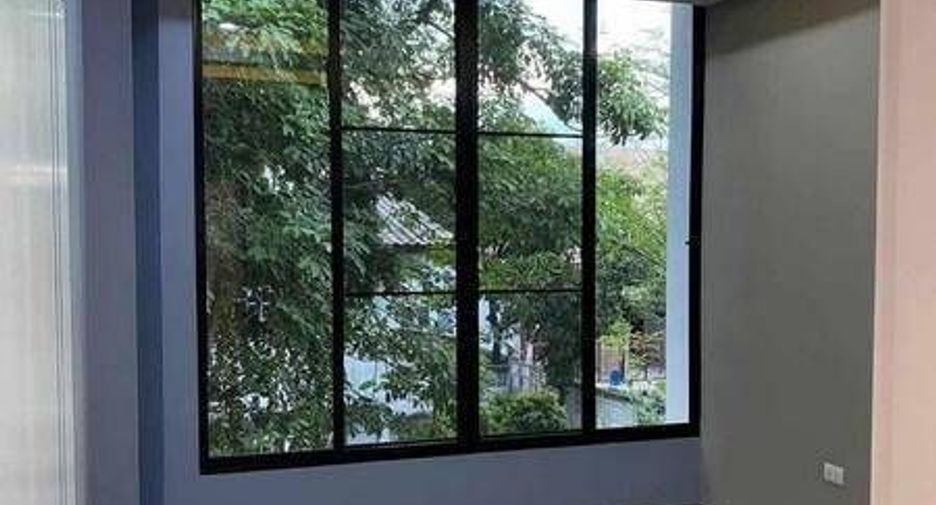 Casa en venta de 4 habitaciones en Phra Khanong, Bangkok