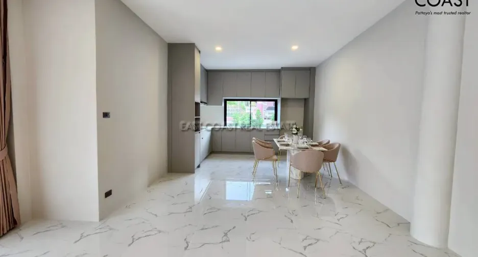 For rent and for sale 4 bedrooms house in Bang Lamung, Chonburi