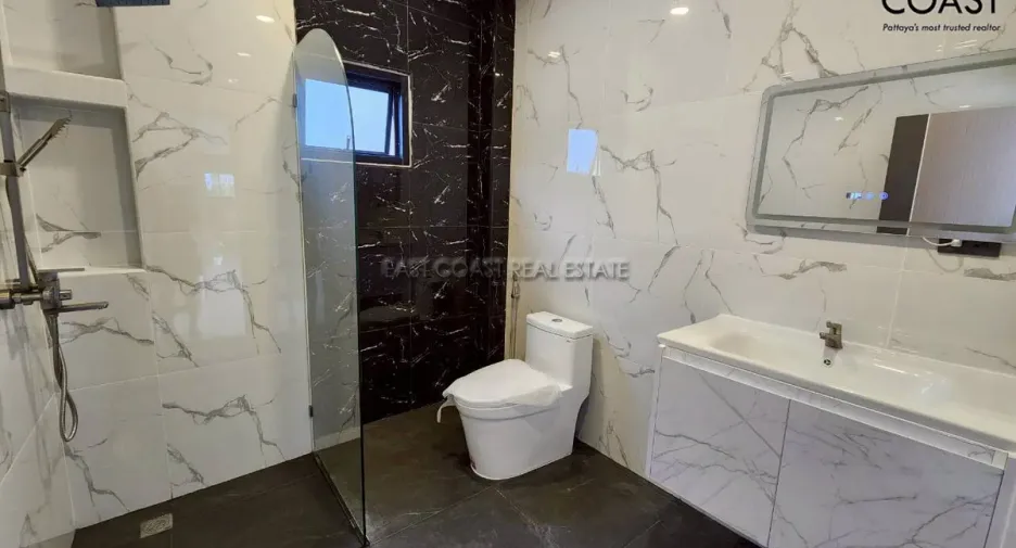 For rent and for sale 4 bedrooms house in Bang Lamung, Chonburi