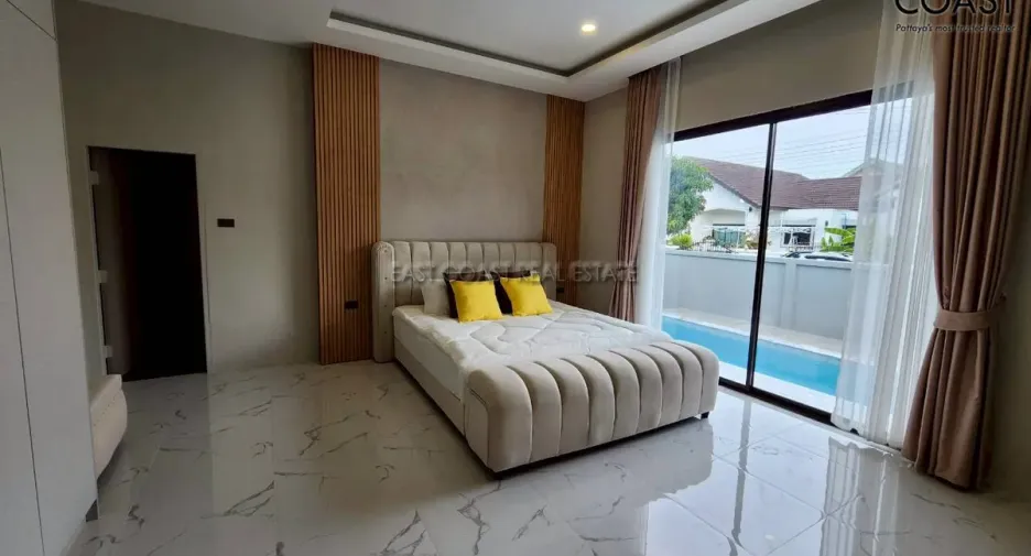 For rent and for sale 4 bedrooms house in Bang Lamung, Chonburi
