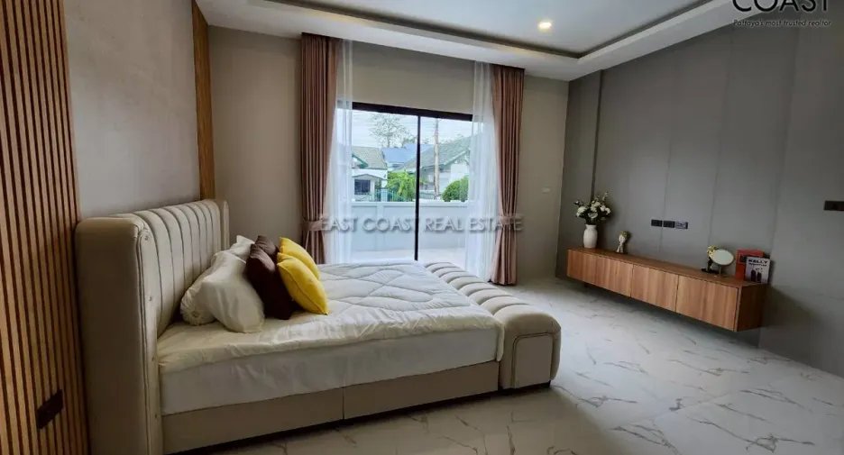 For rent and for sale 4 bedrooms house in Bang Lamung, Chonburi
