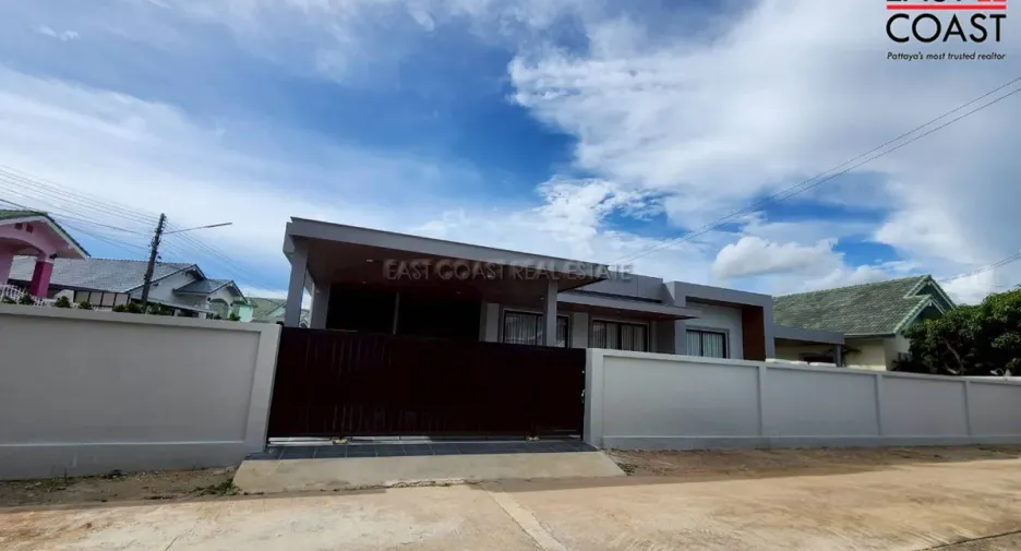 For rent and for sale 4 bedrooms house in Bang Lamung, Chonburi