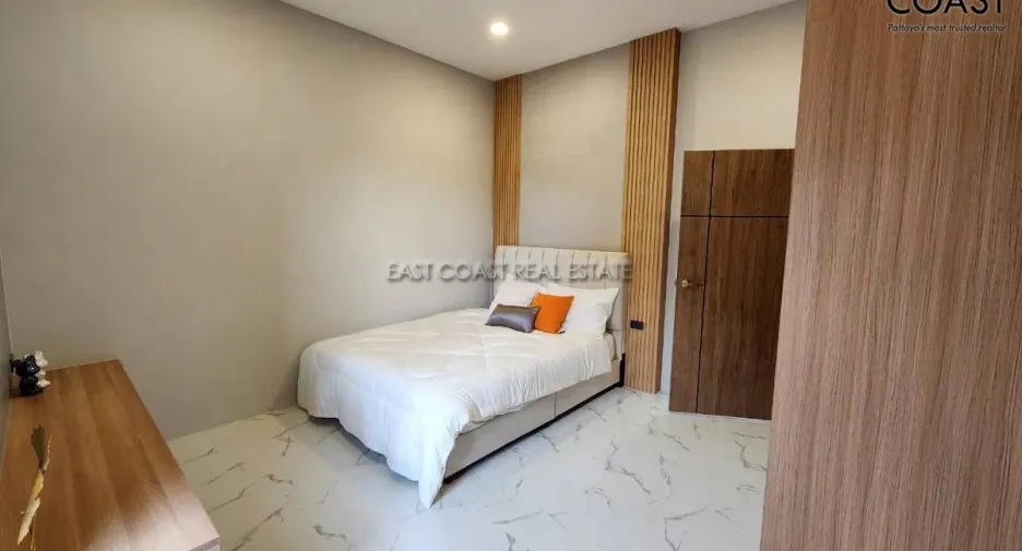 For rent and for sale 4 bedrooms house in Bang Lamung, Chonburi