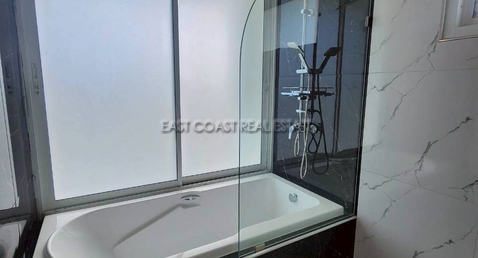 For sale そして for rent 5 ベッドルーム house in East Pattaya, Pattaya