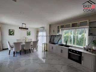 出租 和 出售 5 卧室 独立屋 在 北芭堤雅, 芭提雅