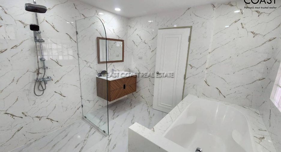 For sale 4 ベッドルーム house in East Pattaya, Pattaya