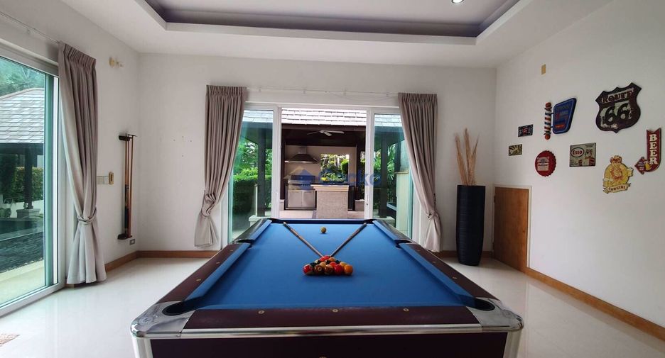 For sale 4 bedrooms house in East Pattaya, Pattaya