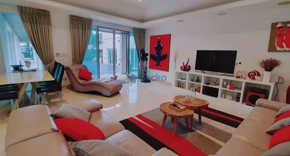 For sale 4 bedrooms house in East Pattaya, Pattaya