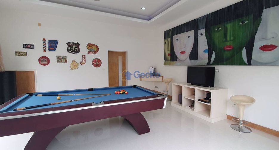 For sale 4 bedrooms house in East Pattaya, Pattaya