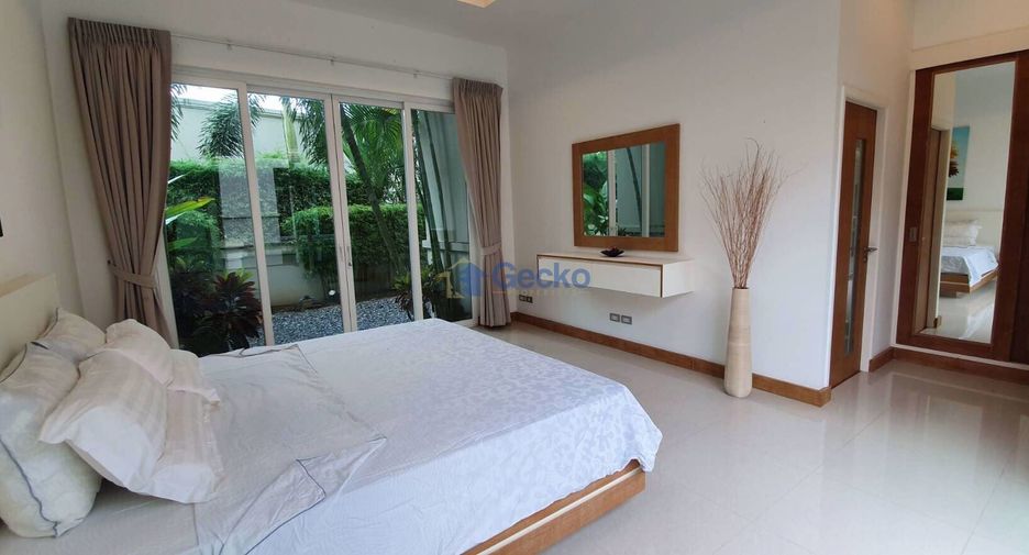 For sale 4 bedrooms house in East Pattaya, Pattaya