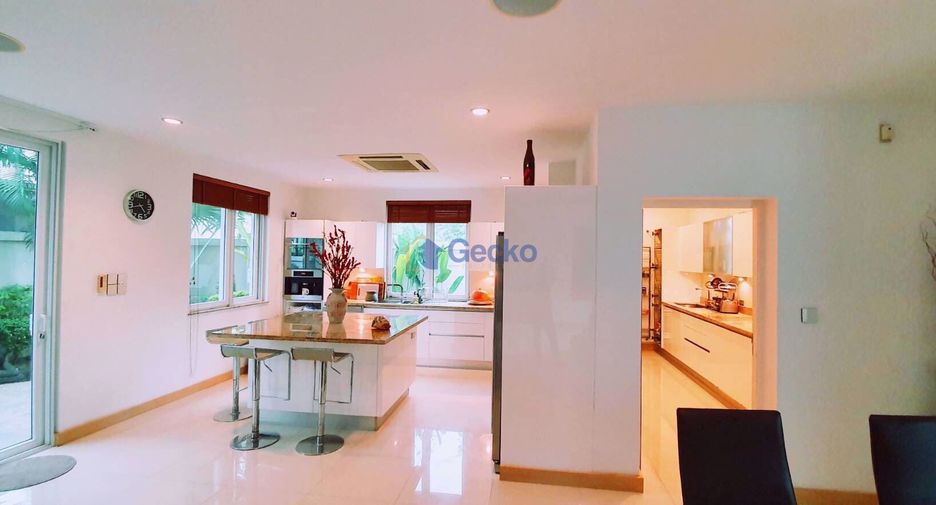 For sale 4 bedrooms house in East Pattaya, Pattaya