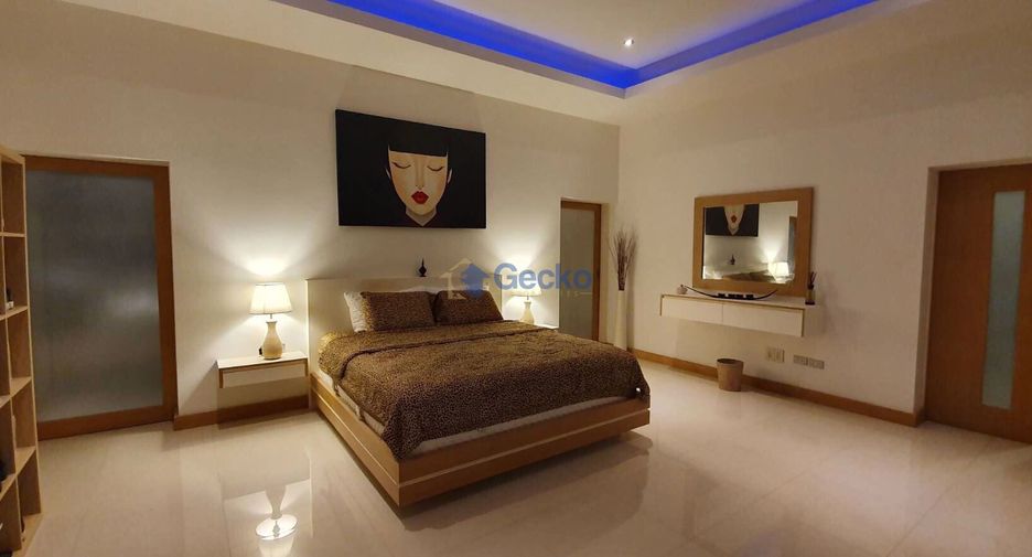 For sale 4 bedrooms house in East Pattaya, Pattaya