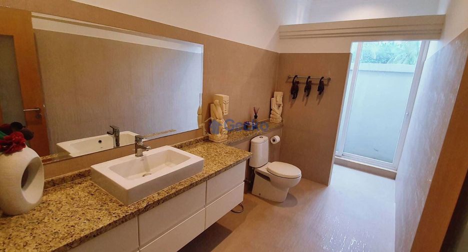 For sale 4 bedrooms house in East Pattaya, Pattaya