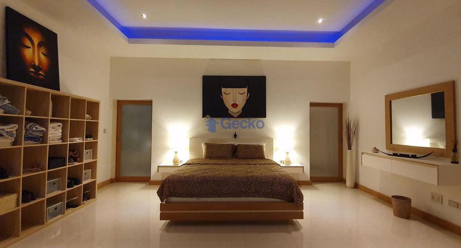 For sale 4 bedrooms house in East Pattaya, Pattaya