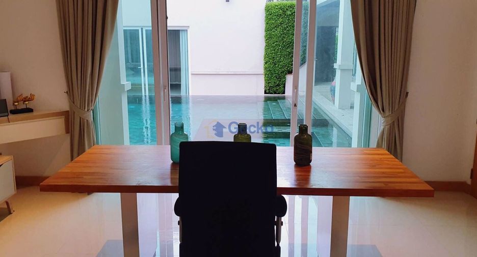 For sale 4 bedrooms house in East Pattaya, Pattaya