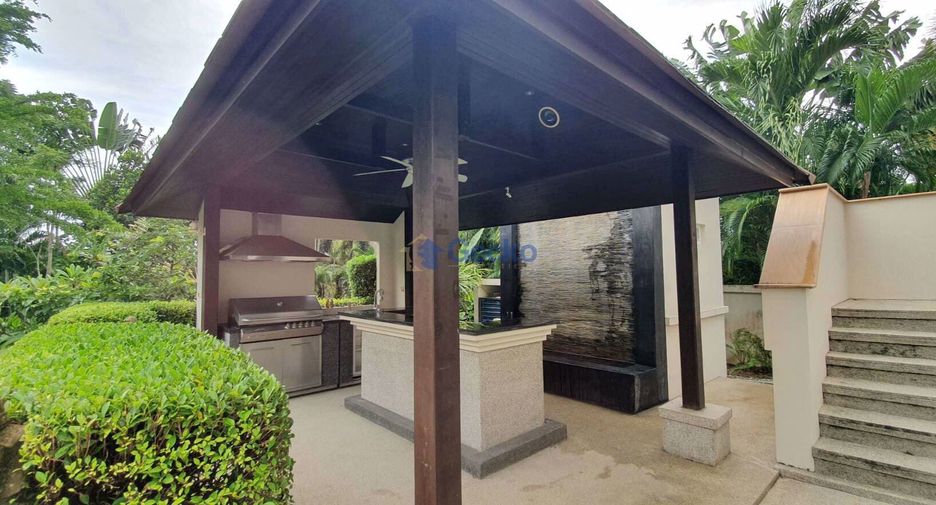 For sale 4 bedrooms house in East Pattaya, Pattaya
