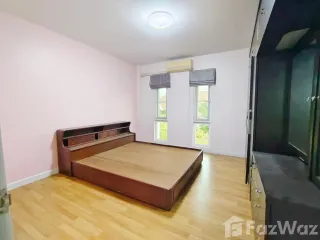 For rent 4 bedrooms house in Watthana, Bangkok