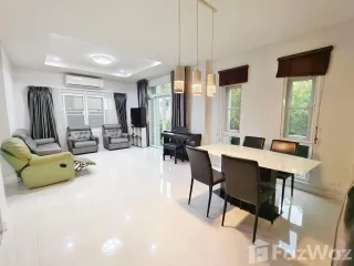 For rent 4 bedrooms house in Watthana, Bangkok