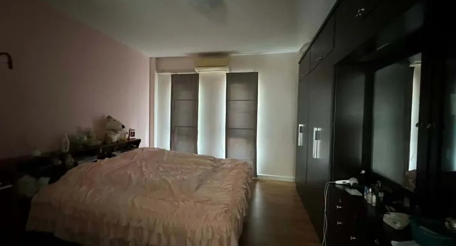 For rent 4 bedrooms house in Watthana, Bangkok