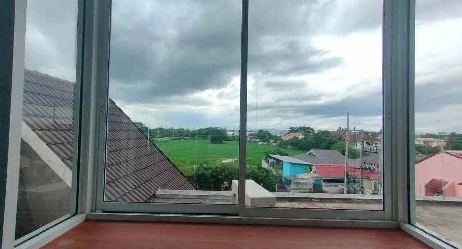 For sale 1 bed condo in Saraphi, Chiang Mai