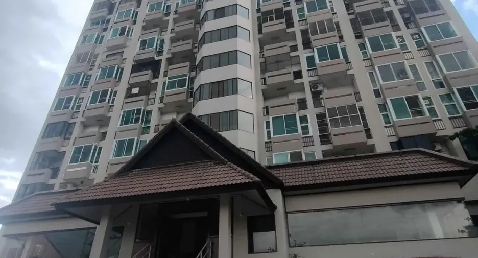 For sale 1 bed condo in Saraphi, Chiang Mai