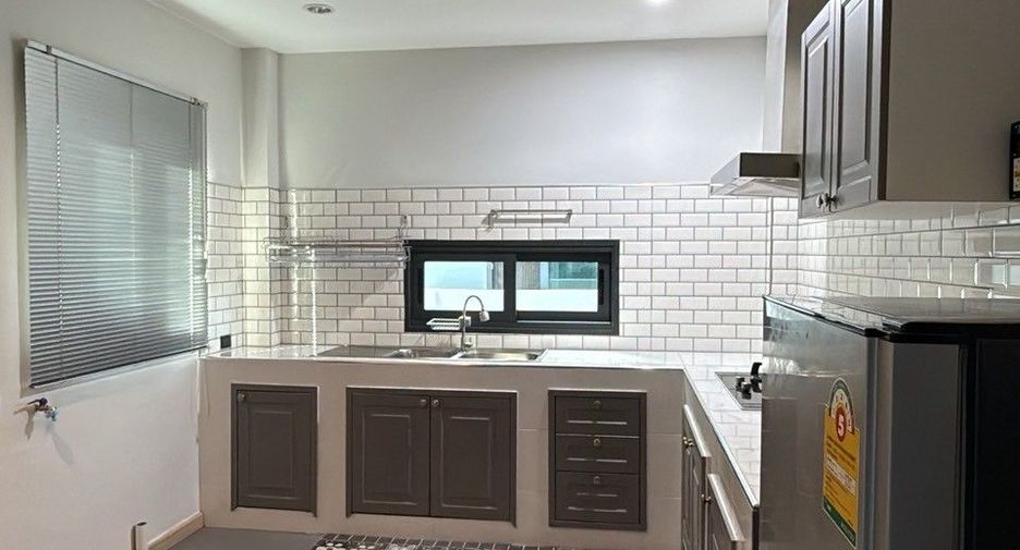 For rent 3 bedrooms house in East Pattaya, Pattaya