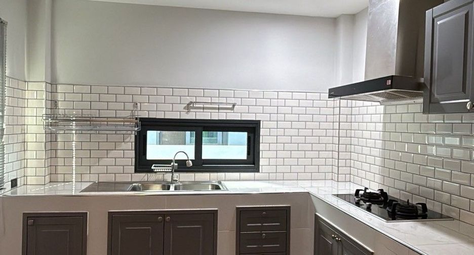 For rent 3 bedrooms house in East Pattaya, Pattaya
