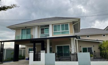 Casa en venta de 4 habitaciones en Saraphi, Chiang Mai