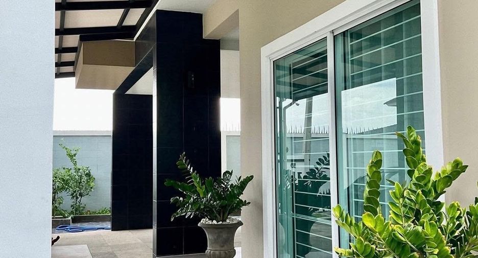 Casa en venta de 4 habitaciones en Saraphi, Chiang Mai