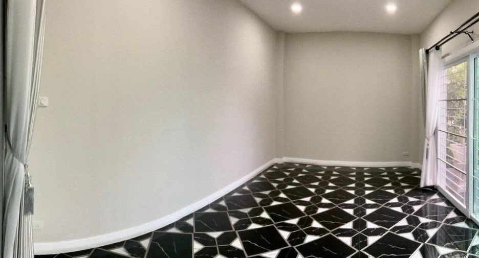 Casa en venta de 4 habitaciones en Saraphi, Chiang Mai