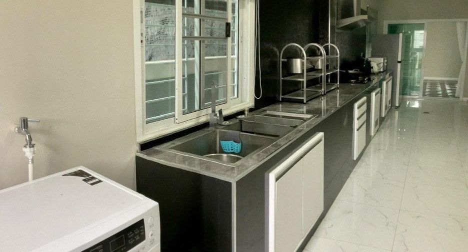 Casa en venta de 4 habitaciones en Saraphi, Chiang Mai