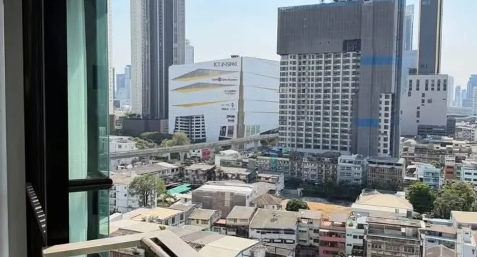 Condo en alquiler de 1 habitaciones en Khlong San, Bangkok