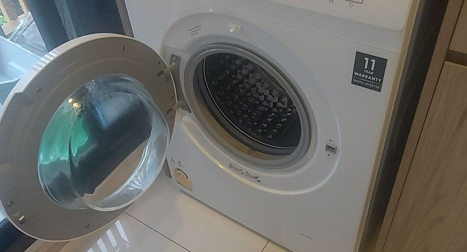 For sale and for rent studio condo in Phra Khanong, Bangkok