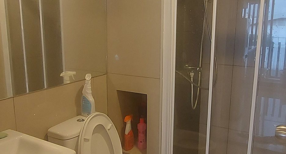 For sale and for rent studio condo in Phra Khanong, Bangkok