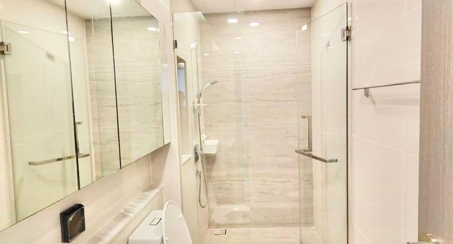 For sale 2 bedrooms condo in Mueang Samut Prakan, Samut Prakan