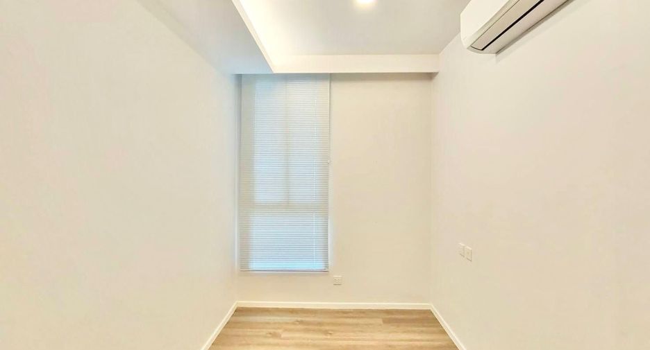 For sale 2 bedrooms condo in Mueang Samut Prakan, Samut Prakan