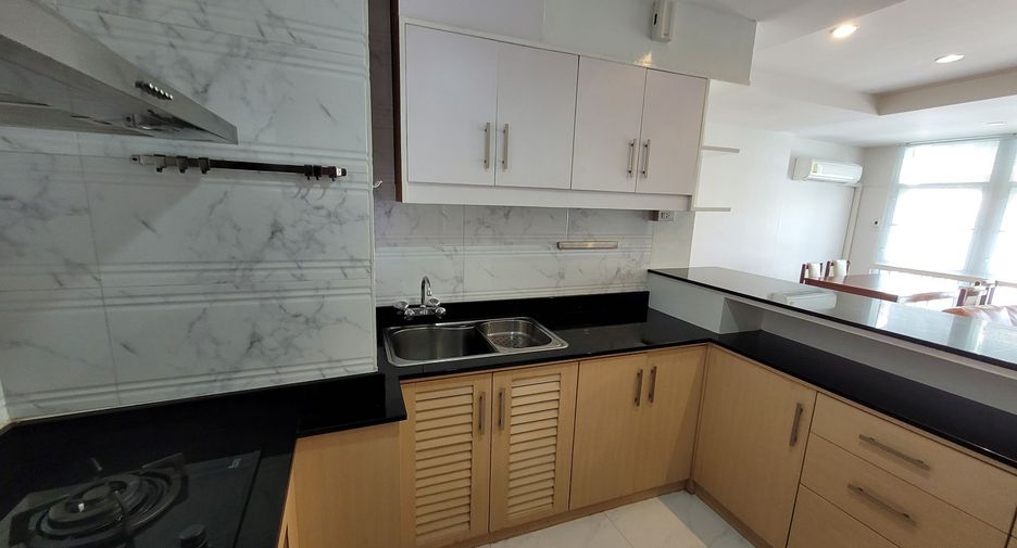 For rent 2 bedrooms condo in Pathum Wan, Bangkok