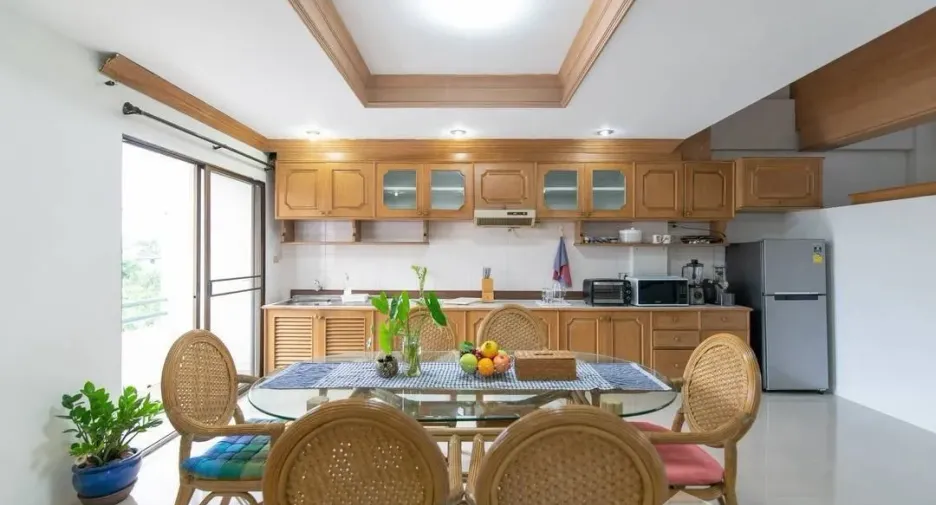 Casa adosada en alquiler de 3 habitaciones en Mueang Chiang Mai, Chiang Mai