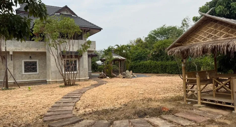 Casa en venta de 3 habitaciones en Saraphi, Chiang Mai