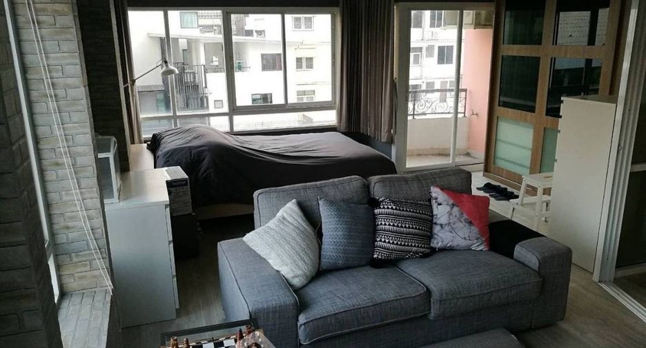 For rent 1 bed condo in Bang Rak, Bangkok