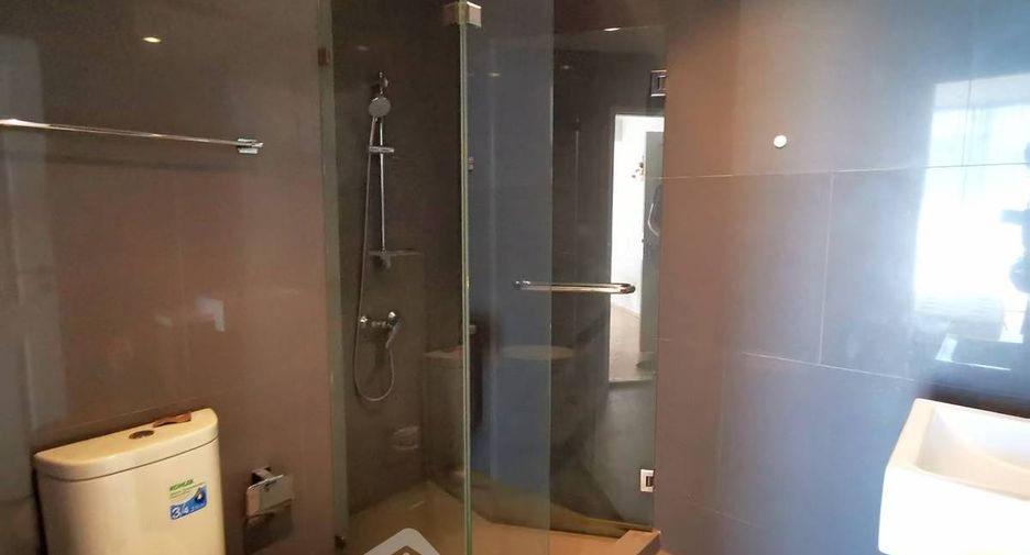 For rent and for sale 1 bed condo in Sathon, Bangkok