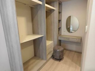 Condo en venta de 2 habitaciones en Huai Khwang, Bangkok