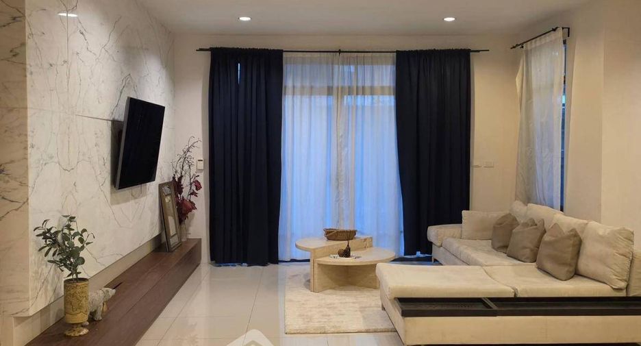 Casa en alquiler y en venta de 4 habitaciones en Suan Luang, Bangkok