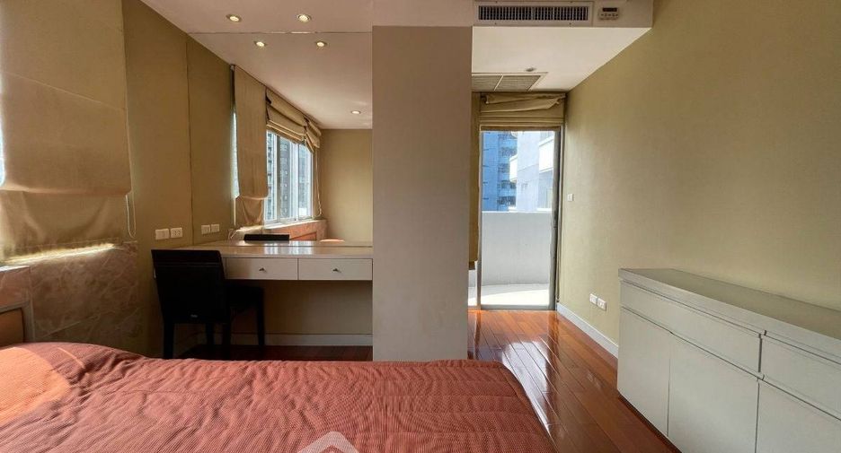 For sale 3 bedrooms condo in Watthana, Bangkok
