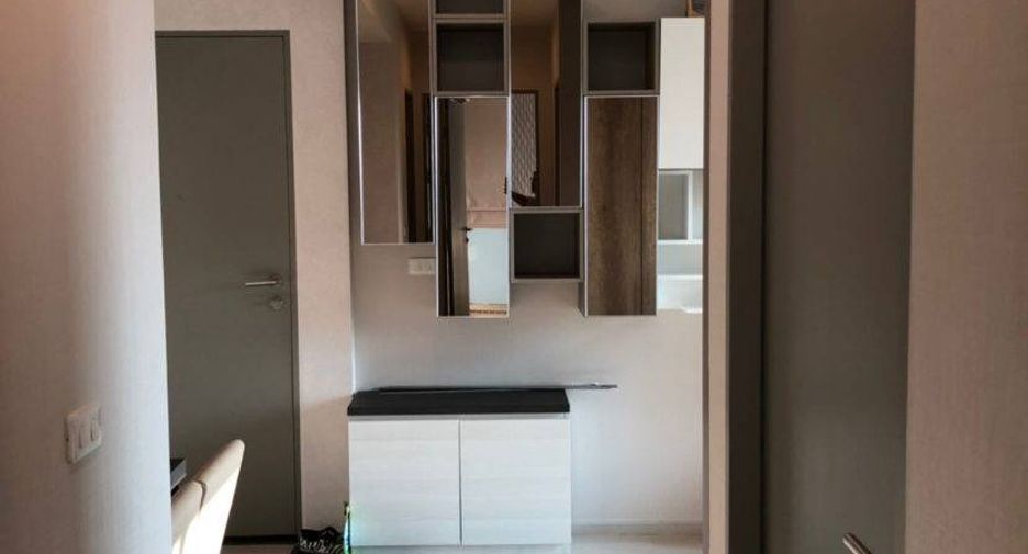 Condo en alquiler de 2 habitaciones en Huai Khwang, Bangkok